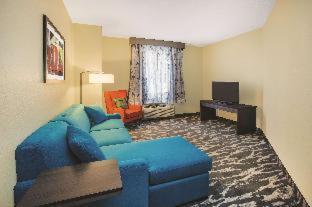 Room #17417115 at La Quinta Inn & Suites by Wyndham Kokomo