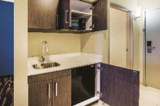 Room #17417116 at La Quinta Inn & Suites by Wyndham Kokomo