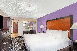 Room #5749637 at La Quinta Inn & Suites by Wyndham Norwich-Plainfield-Casino