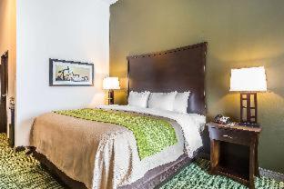 Room #182087305 at Comfort Inn & Suites Moore - Oklahoma City