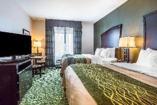 Room #182087306 at Comfort Inn & Suites Moore - Oklahoma City