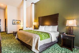 Room #182087307 at Comfort Inn & Suites Moore - Oklahoma City
