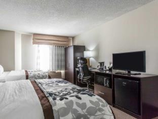 Room #49106406 at Austinburg Hotel