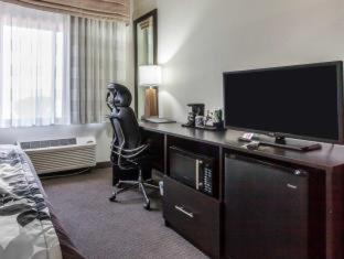 Room #49106408 at Austinburg Hotel