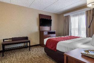 Room #48961817 at Comfort Suites Woodstock - Atlanta North