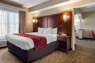 Room #48961817 at Comfort Suites Woodstock - Atlanta North