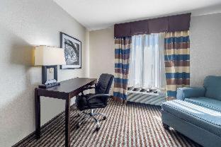 Room #45807706 at Comfort Inn & Suites Perry I-35