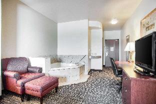 Room #49007108 at Quality Inn