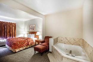 Room #49007108 at Quality Inn