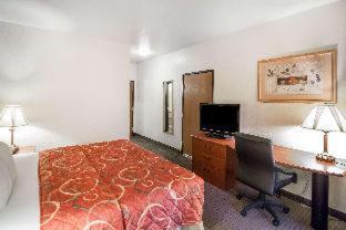 Room #49007110 at Quality Inn