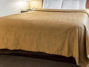 Room #158706904 at MainStay Suites Pittsburgh Airport