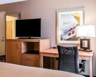 Room #46147317 at Quality Inn & Suites Warren - Detroit