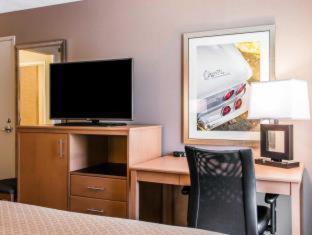 Room #46147317 at Quality Inn & Suites Warren - Detroit