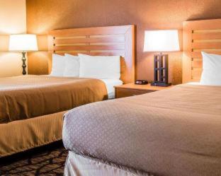 Room #46147317 at Quality Inn & Suites Warren - Detroit
