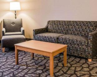 Room #46147319 at Quality Inn & Suites Warren - Detroit