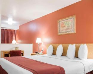 Room #27763006 at Econo Lodge Albuquerque Old Town