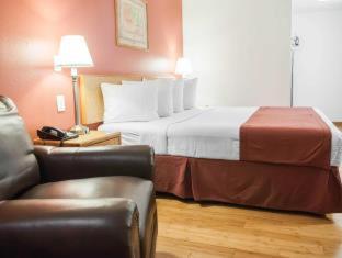 Room #27763007 at Econo Lodge Albuquerque Old Town