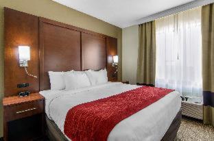 Room #332708908 at Comfort Inn & Suites Shawnee - Kansas City