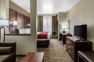 Room #332708908 at Comfort Inn & Suites Shawnee - Kansas City