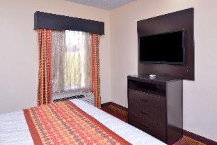 Room #269506810 at Red Roof Inn & Suites Clinton, MS