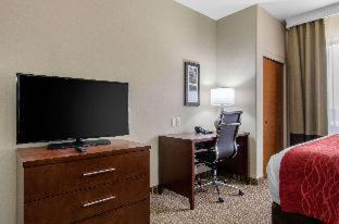 Room #332708910 at Comfort Inn & Suites Shawnee - Kansas City