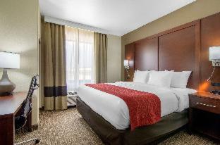 Room #332708910 at Comfort Inn & Suites Shawnee - Kansas City