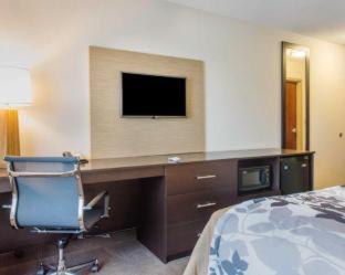 Room #141413412 at Sleep Inn & Suites Defuniak Springs - Crestview