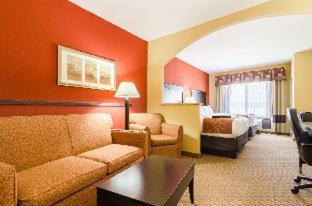 Room #49007306 at Comfort Suites Salina South
