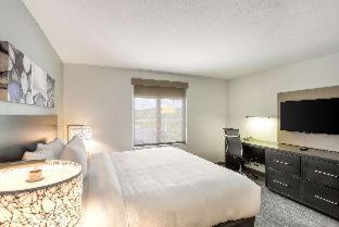 Room #431047303 at MainStay Suites Logan Ohio-Hocking Hills