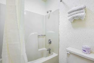 Room #48879710 at Econo Lodge Inn & Suites Flowood - Jackson Northeast