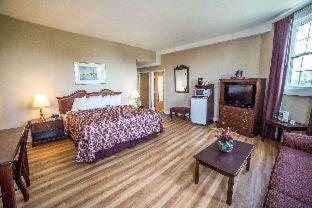 Room #28732907 at The Carriage House Inn Newport