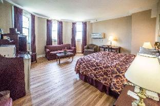 Room #28732908 at The Carriage House Inn Newport