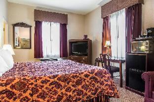 Room #28732908 at The Carriage House Inn Newport