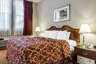 Room #28732908 at The Carriage House Inn Newport