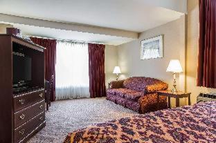 Room #28732908 at The Carriage House Inn Newport