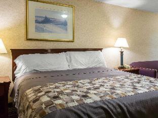 Room #32228719 at Rodeway Inn & Suites Branford - Guilford