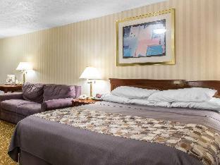 Room #32228719 at Rodeway Inn & Suites Branford - Guilford