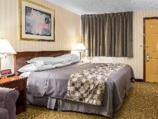 Room #32228719 at Rodeway Inn & Suites Branford - Guilford