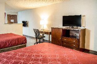 Room #25040607 at Econo Lodge Southeast Milwaukie/Portland