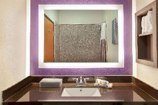 Room #46625310 at La Quinta Inn & Suites by Wyndham Pasadena North
