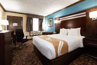 Room #28090314 at Quality Inn & Suites Quakertown - Allentown