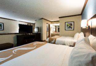 Room #28090317 at Quality Inn & Suites Quakertown - Allentown