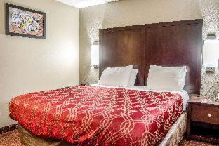 Room #25040610 at Econo Lodge Southeast Milwaukie/Portland