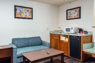 Room #25040611 at Econo Lodge Southeast Milwaukie/Portland