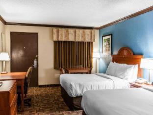 Room #28090319 at Quality Inn & Suites Quakertown - Allentown