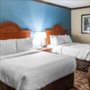 Room #28090319 at Quality Inn & Suites Quakertown - Allentown
