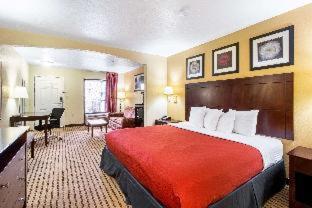 Room #26241307 at Quality Inn & Suites Dickson
