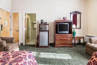 Room #28732909 at The Carriage House Inn Newport