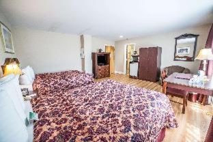 Room #28732909 at The Carriage House Inn Newport