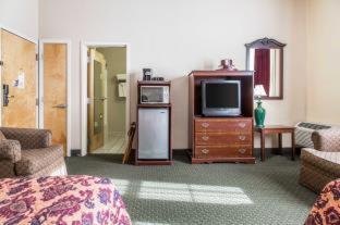 Room #28732909 at The Carriage House Inn Newport
